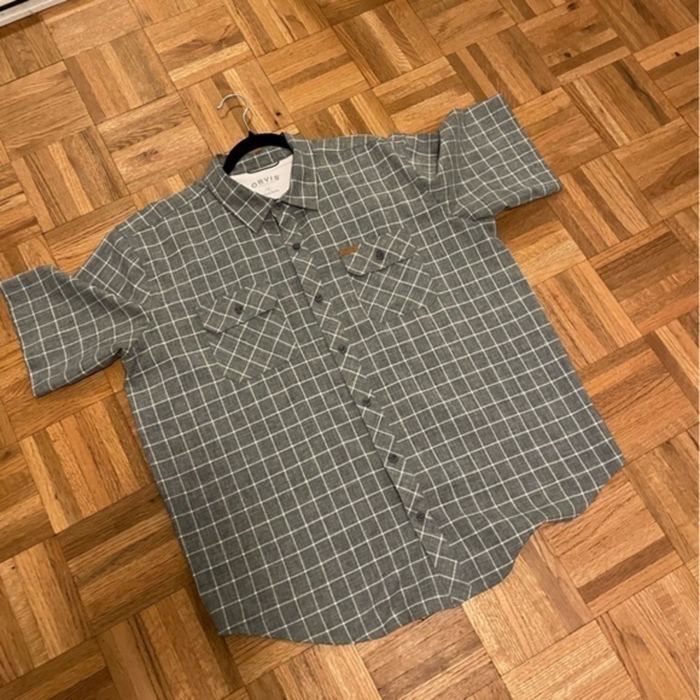 EUC Orvis grey plaid sporty short sleeve shirt